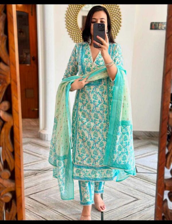 Floral Essence ? Women's Embroidered Cotton Dress with Printed Detailing (L) - Image 4
